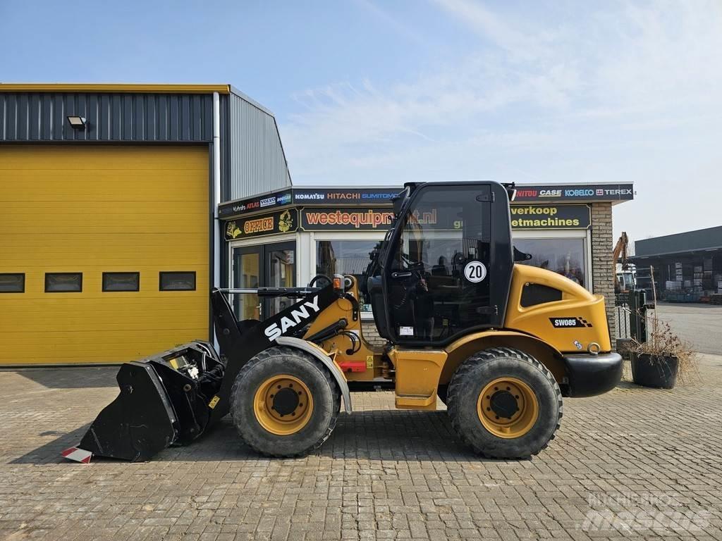 Venieri VF1201 لوادر بعجل