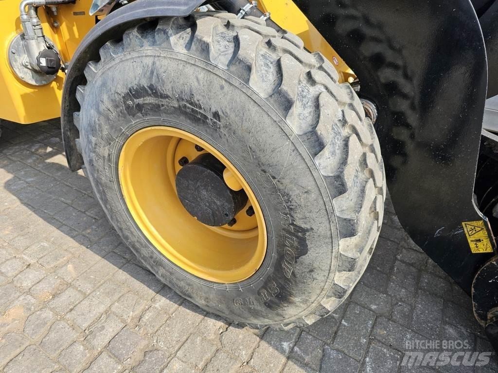 Venieri VF1201 لوادر بعجل