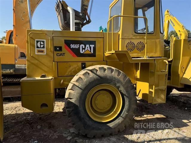 CAT 966 F لوادر بعجل