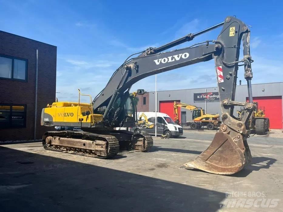 Volvo EC 460 C L حفارات زحافة