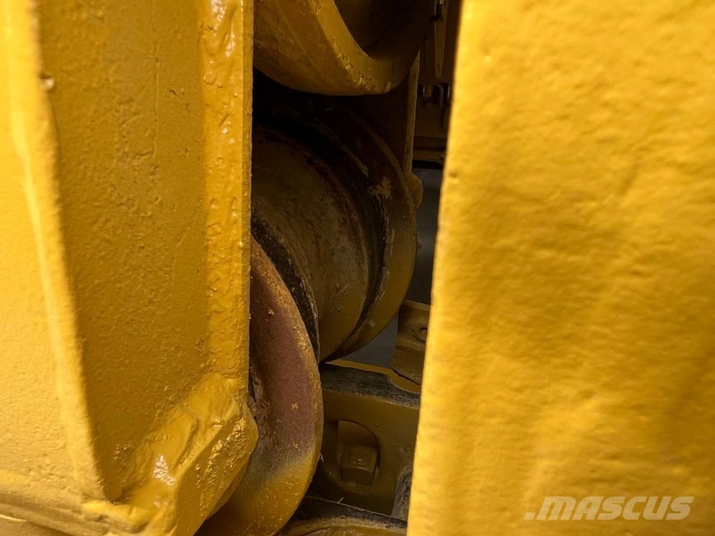 CAT D6H XL بلدوزرات مجنزرة