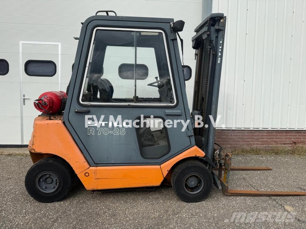 Still R 70-25T شاحنات LPG