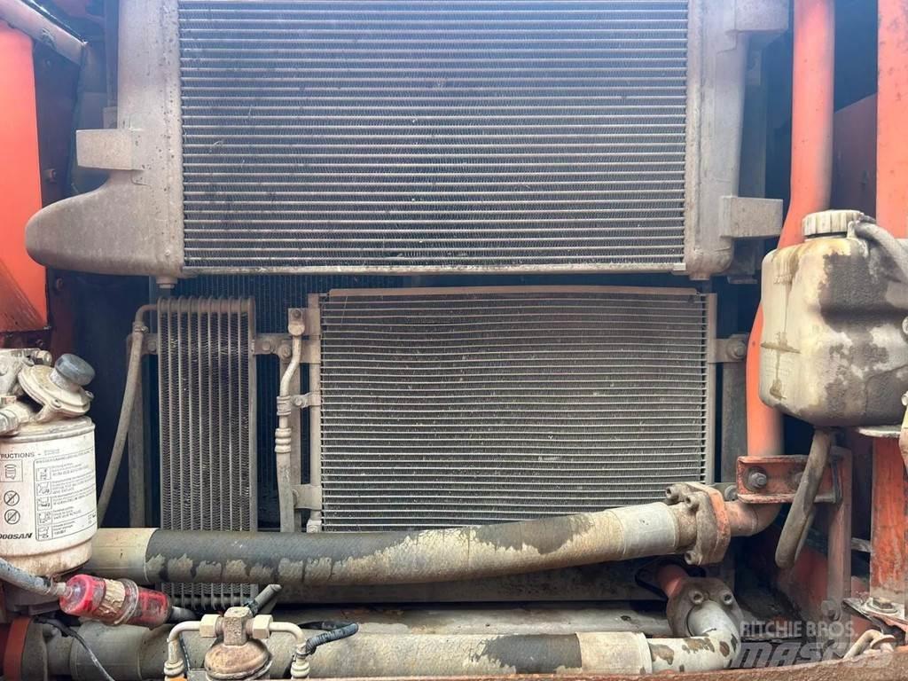 Doosan DX255LC حفارات زحافة