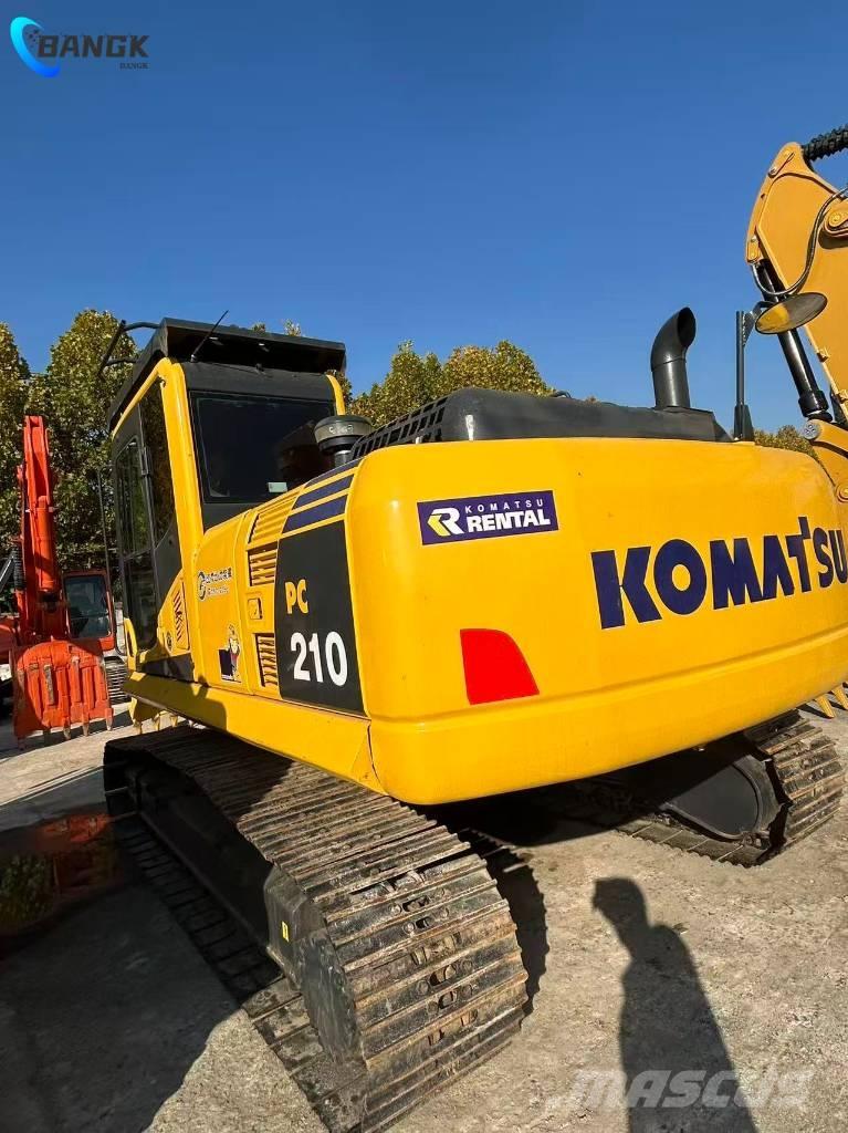 Komatsu PC 210-8MO حفارات زحافة