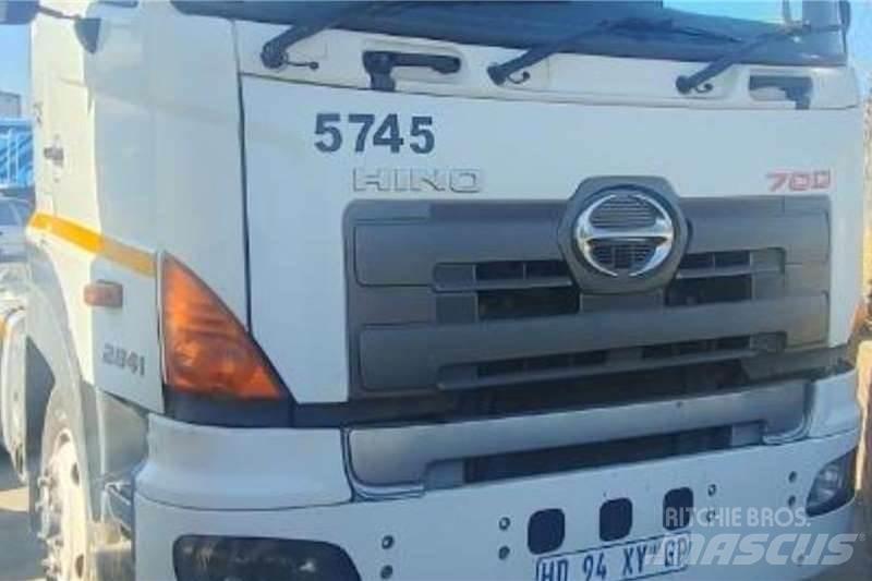 Hino 700 2841 شاحنات أخرى