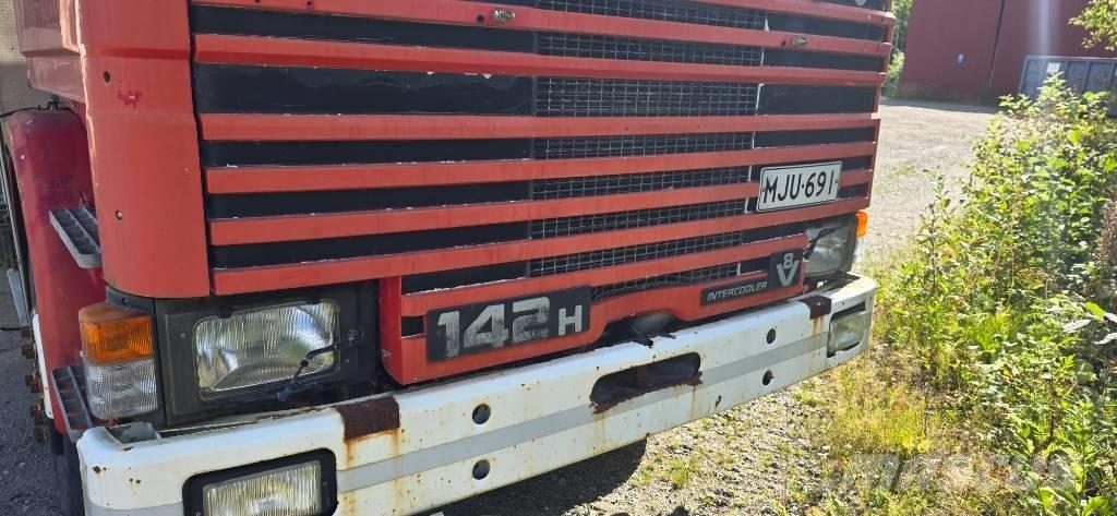 Scania 142 H شاحنات حريق