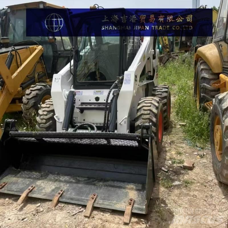 Bobcat S 300 لوادر انزلاقية التوجيه