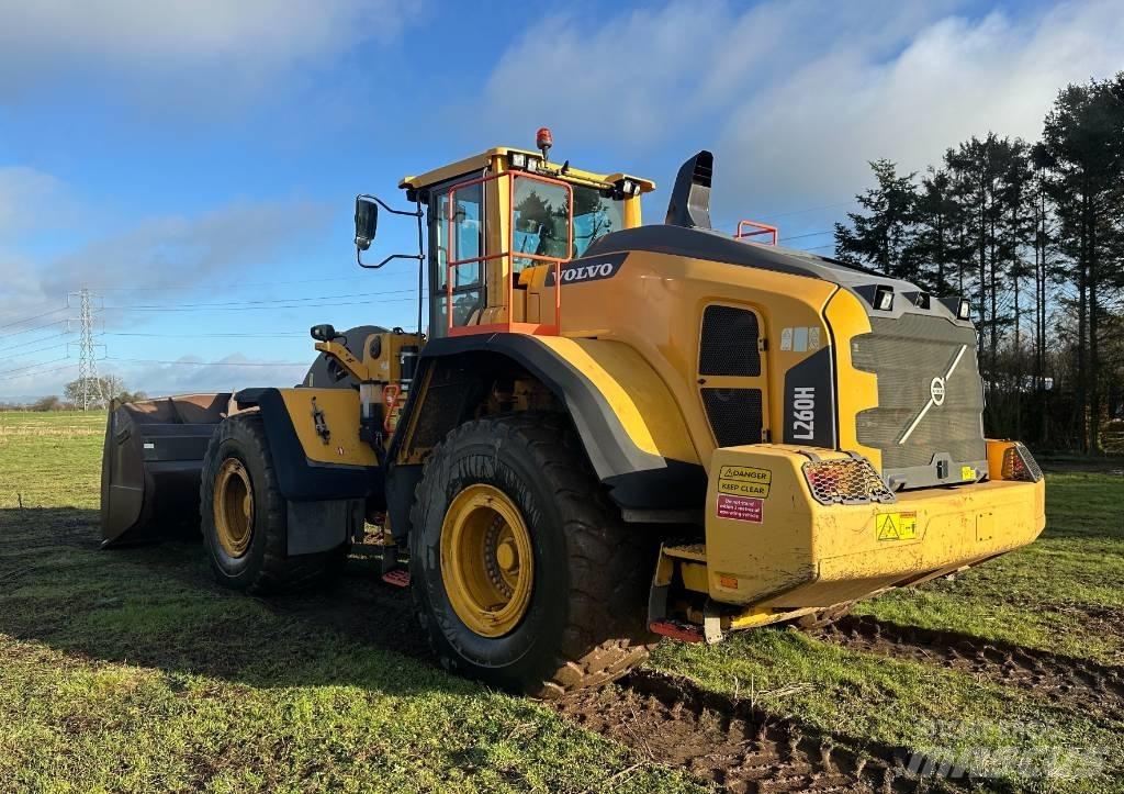 Volvo L 260 H لوادر بعجل