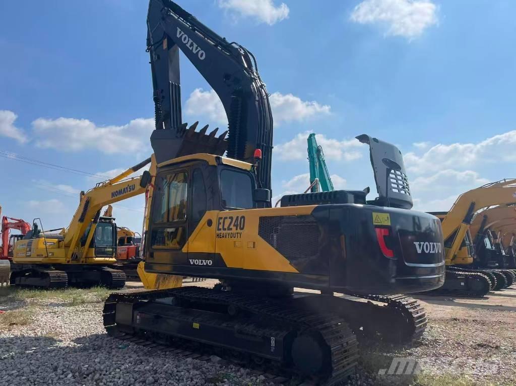 Volvo EC 240 حفارات زحافة