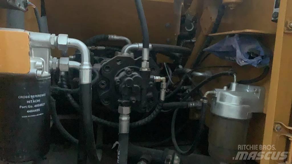Sany SY 155 C حفارات زحافة