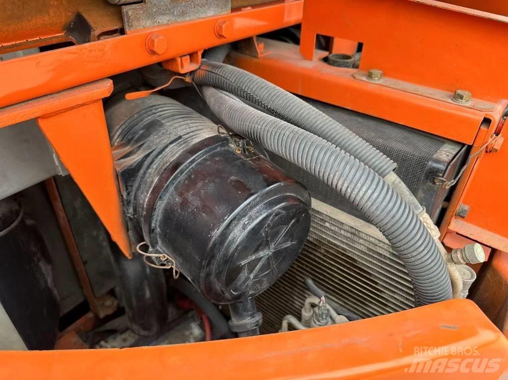 Hitachi ZX 75 US حفارات وسط 7 طن - 12 طن