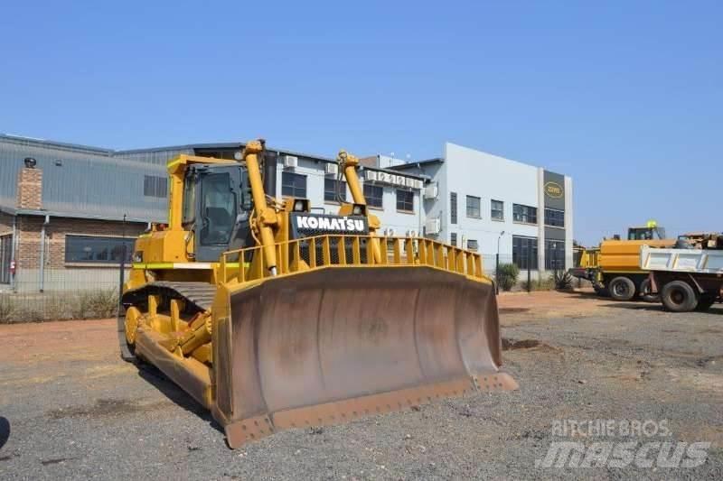Komatsu D155-5 بلدوزرات مجنزرة