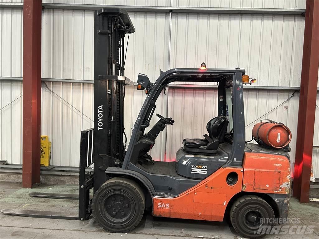 Toyota 02-8FGJF35 شاحنات LPG