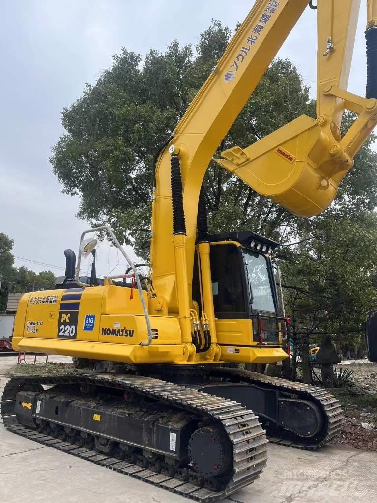 Komatsu PC 220-8 MO حفارات زحافة