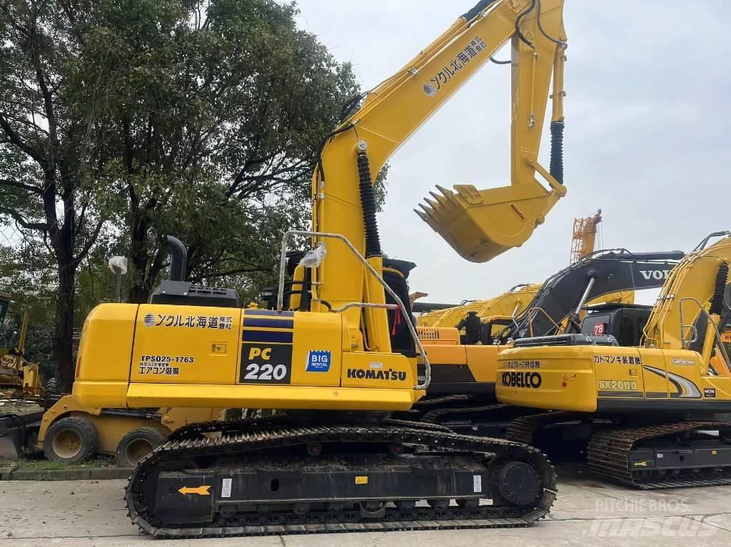 Komatsu PC 220-8 MO حفارات زحافة