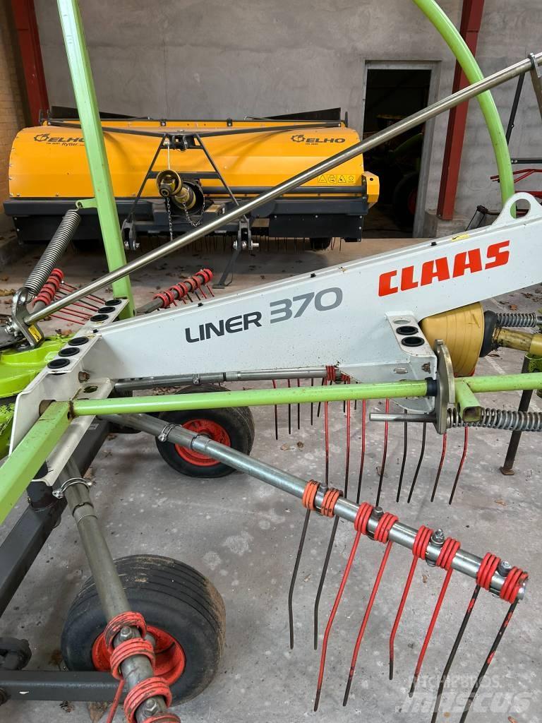 CLAAS Liner 370 مكابس وميبسات التبن