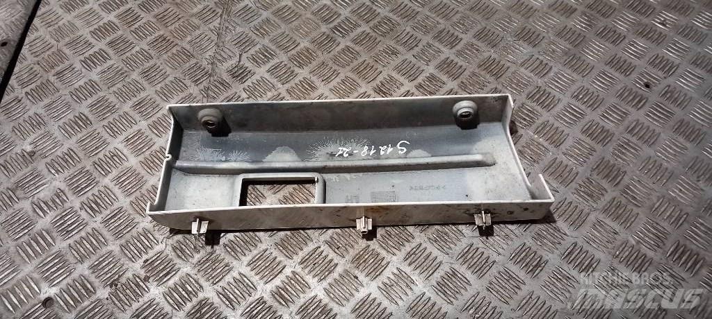 Scania R 440     1779118 كابينة والداخلية