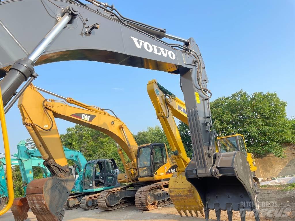 Volvo EC 80D حفارات زحافة