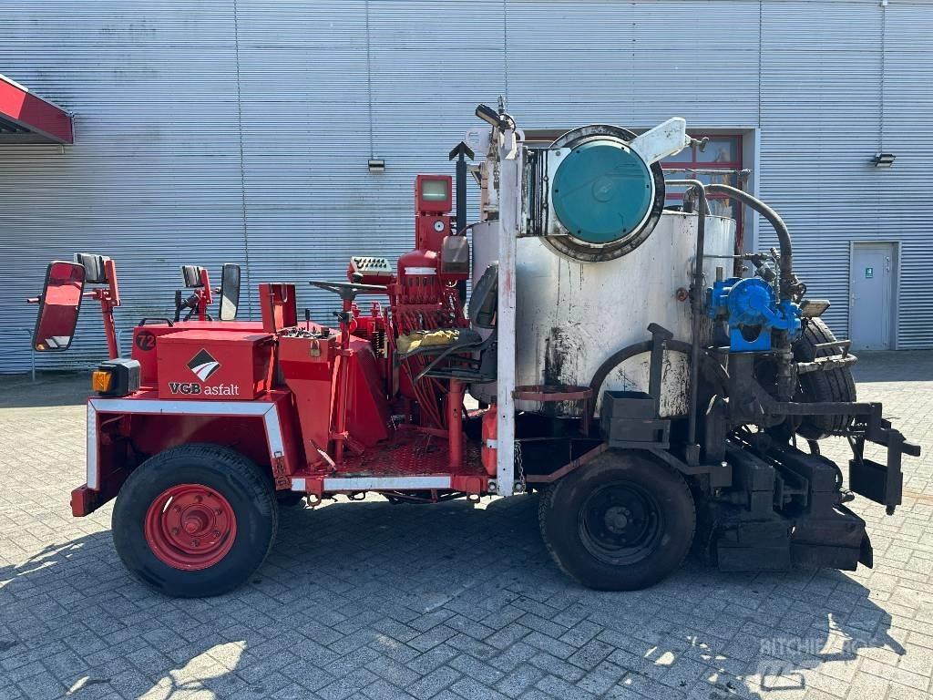 Burtec TSM 1000 L رشاشات بيتومين