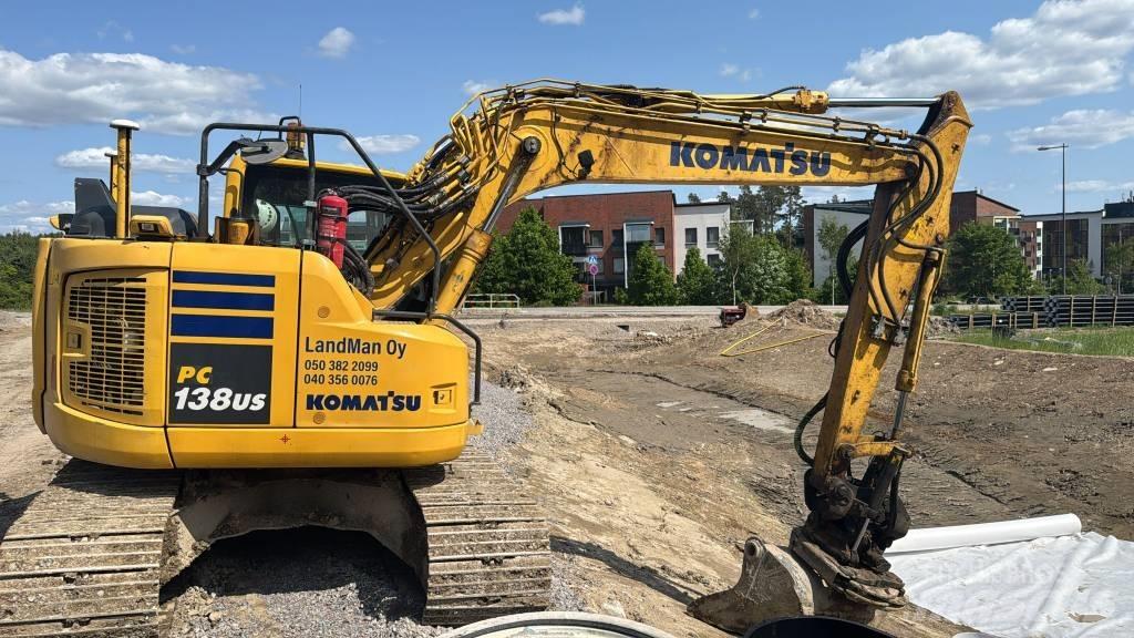 Komatsu PC 138 US حفارات زحافة