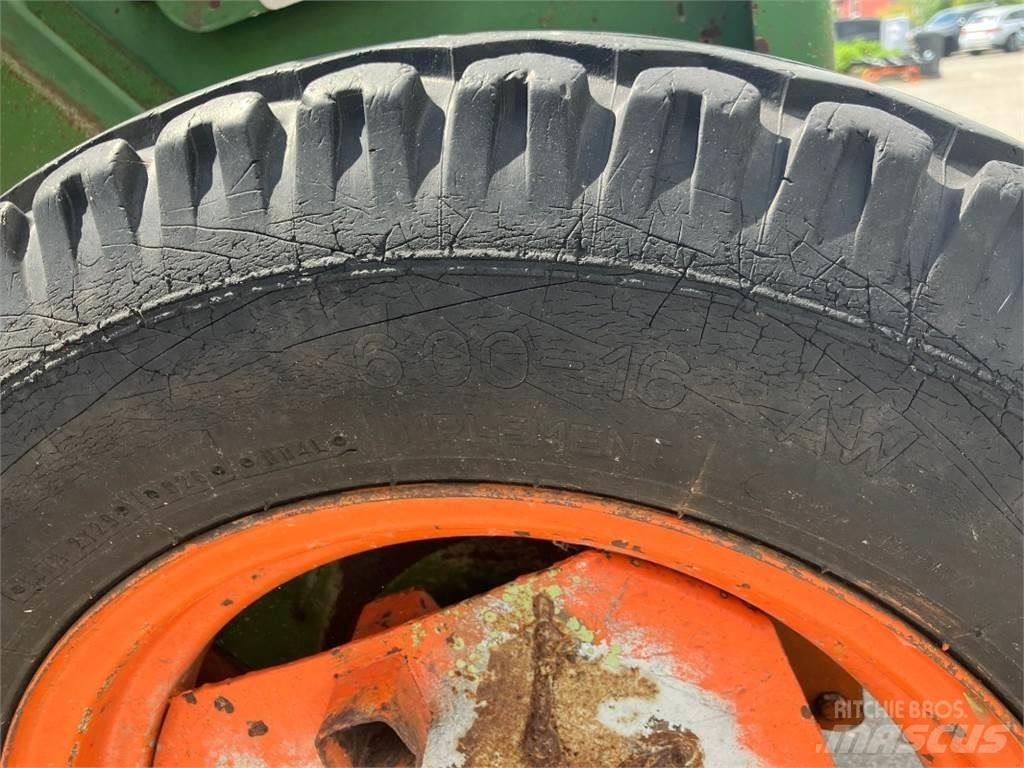 Amazone D8 / 30 E مثاقيب