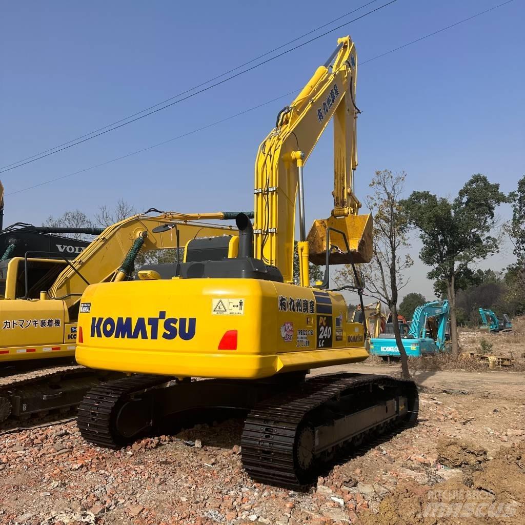 Komatsu PC 240 حفارات زحافة