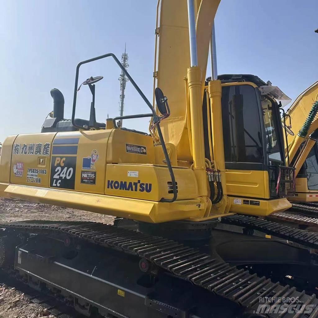 Komatsu PC 240 حفارات زحافة