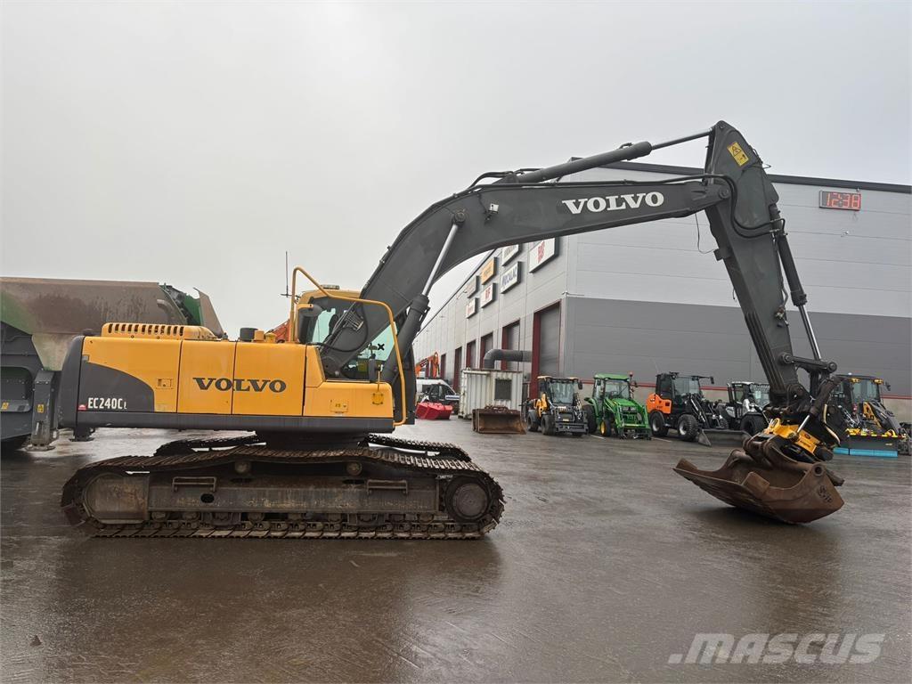 Volvo EC240 CL حفارات زحافة