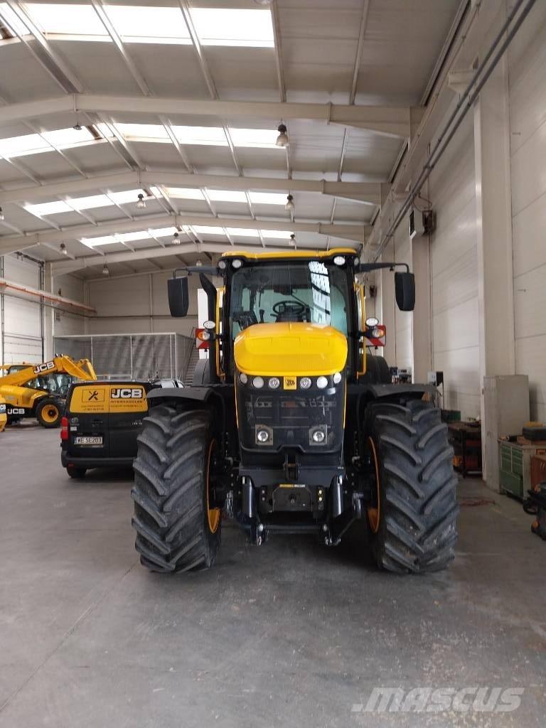 JCB 8330 iCON الجرارات