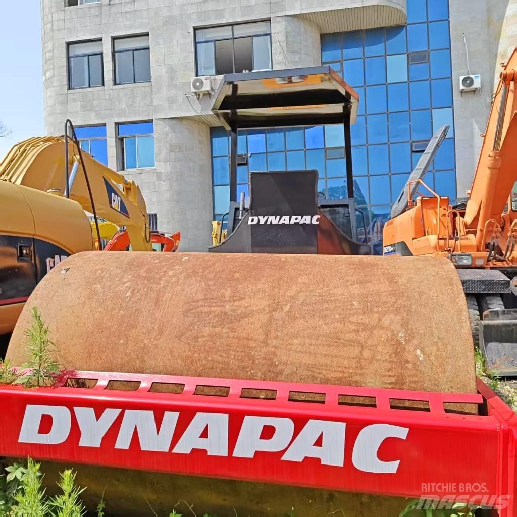Dynapac CA251D مداحل أحادية الأسطوانة