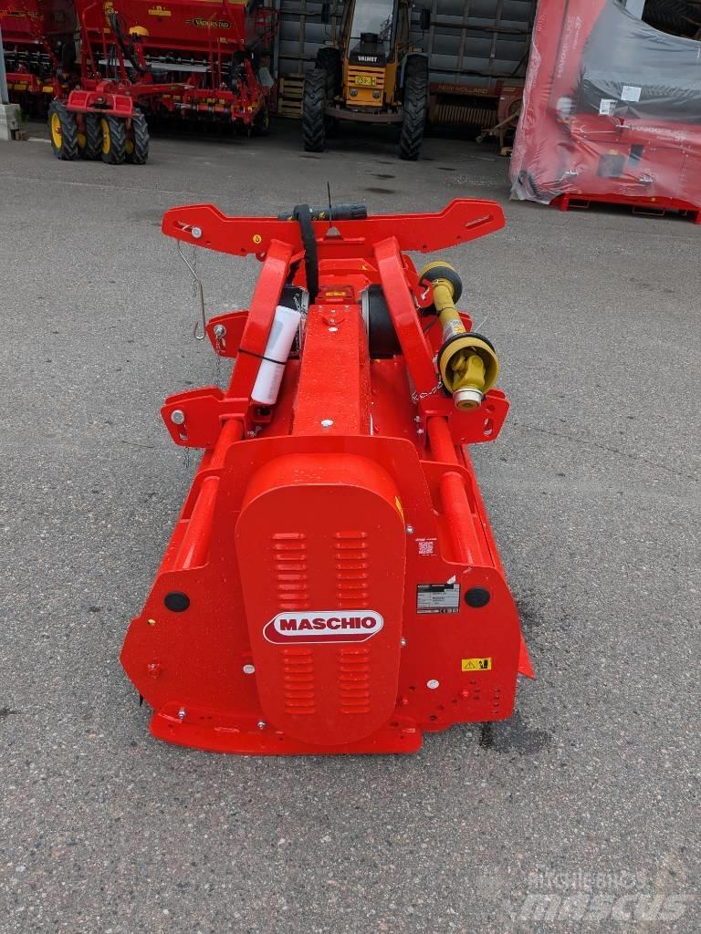 Maschio Bisonte 300 جزازات وأغطية المراعي