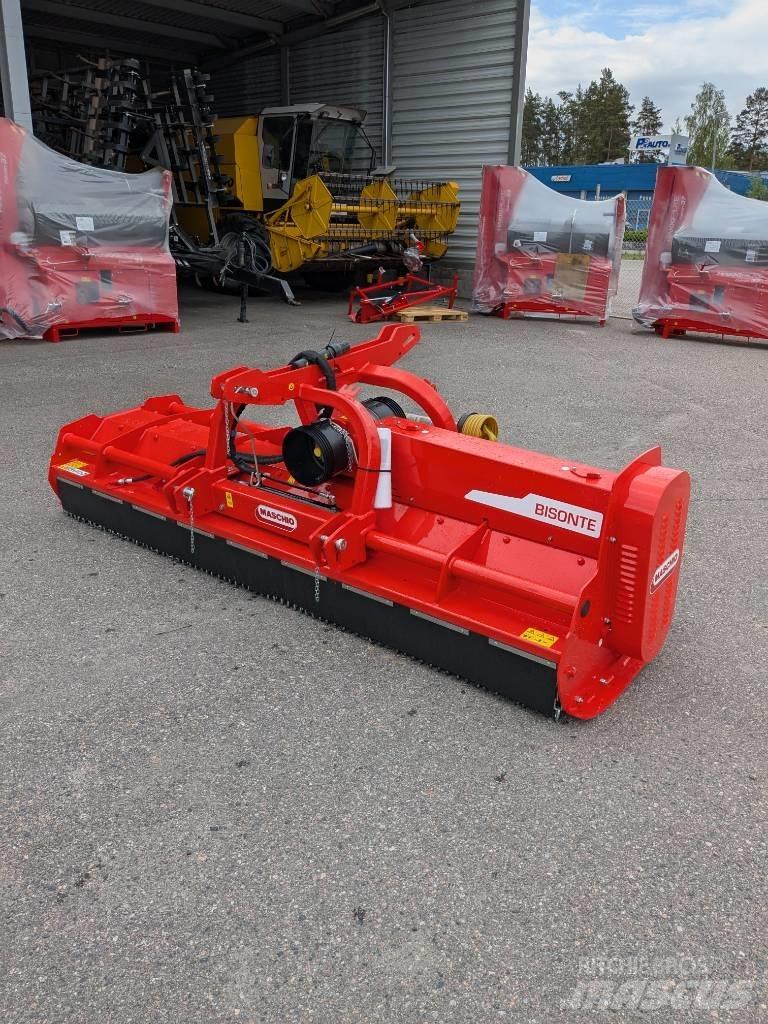 Maschio Bisonte 300 جزازات وأغطية المراعي
