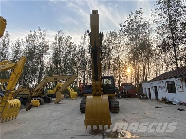 CAT 320D حفارات زحافة