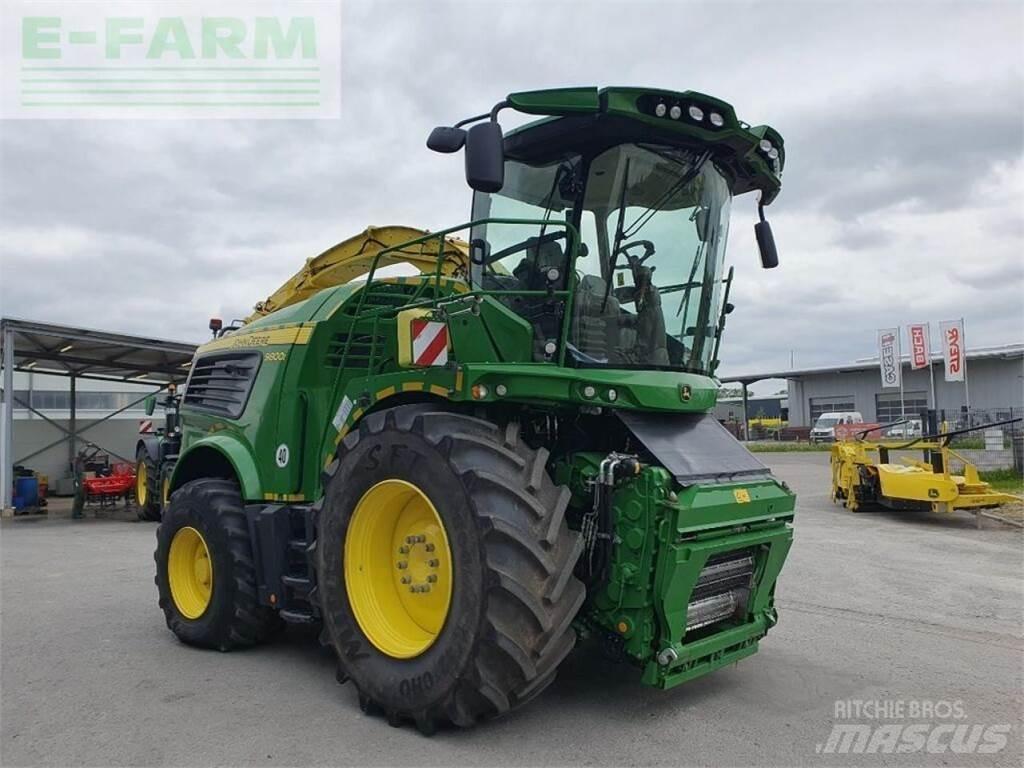 John Deere 9800 علافات ذاتية الدفع
