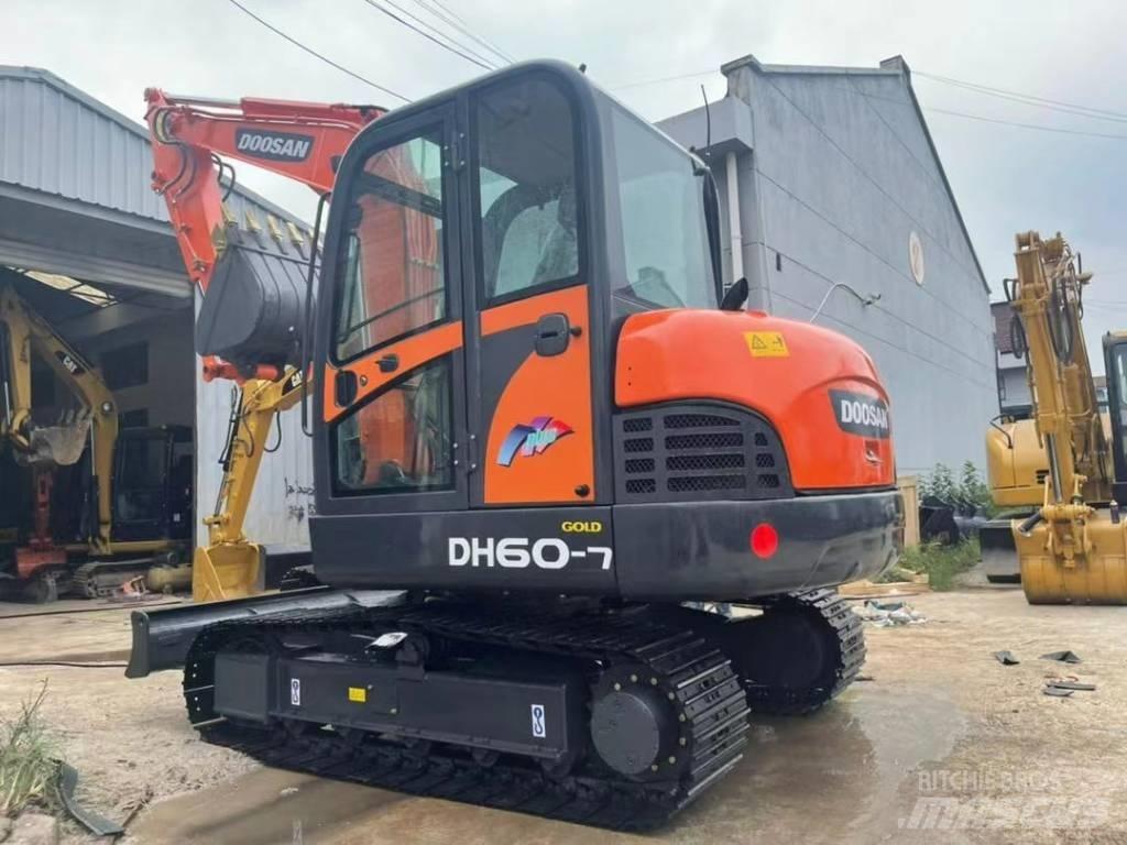 Doosan DH 60 حفارات صغيرة أقل من 7 طن (حفارات صغيرة)