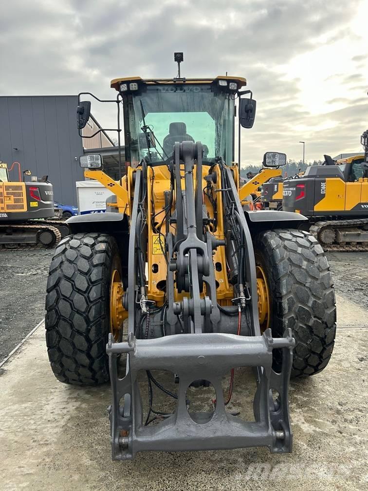 Volvo L 90 H لوادر بعجل