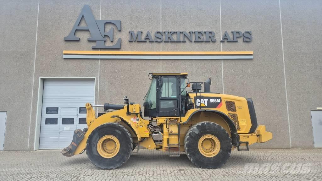 CAT 966 M لوادر بعجل