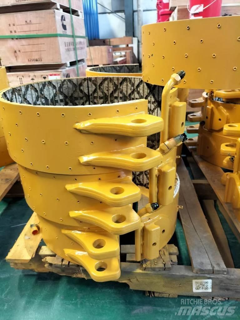 Komatsu D155 مكابح