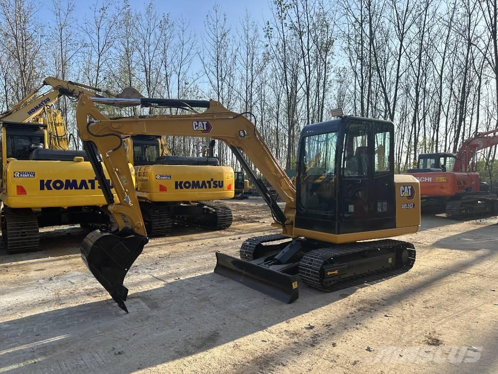 CAT 305.5E حفارات زحافة