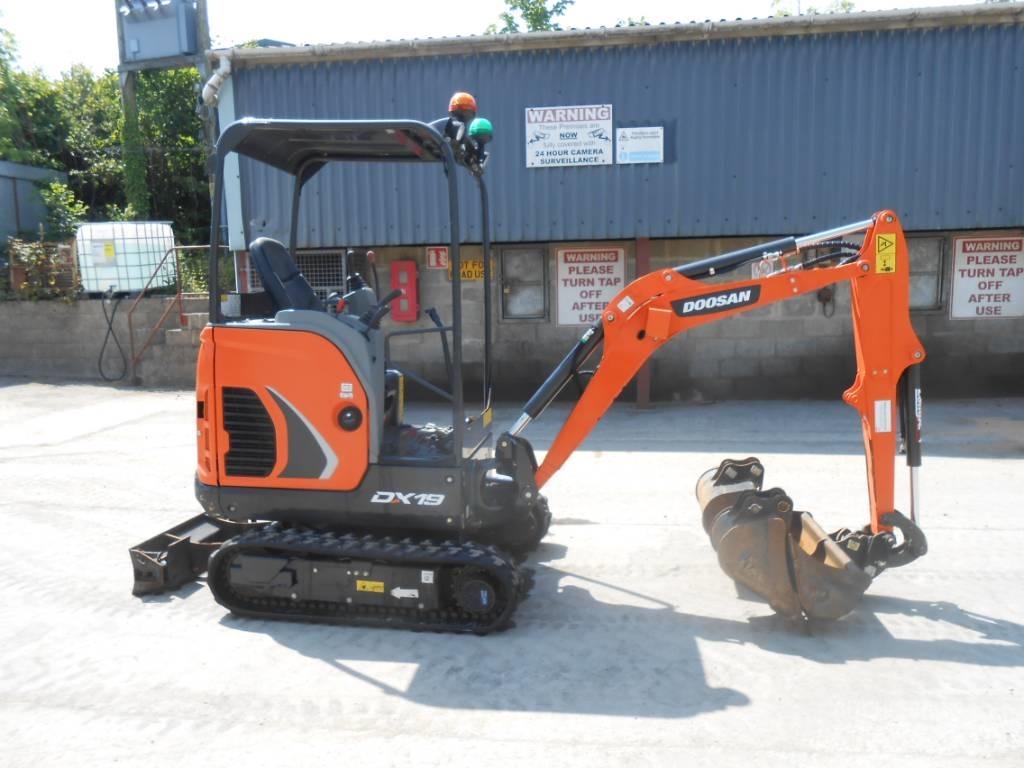 Doosan DX 19 حفارات صغيرة أقل من 7 طن (حفارات صغيرة)