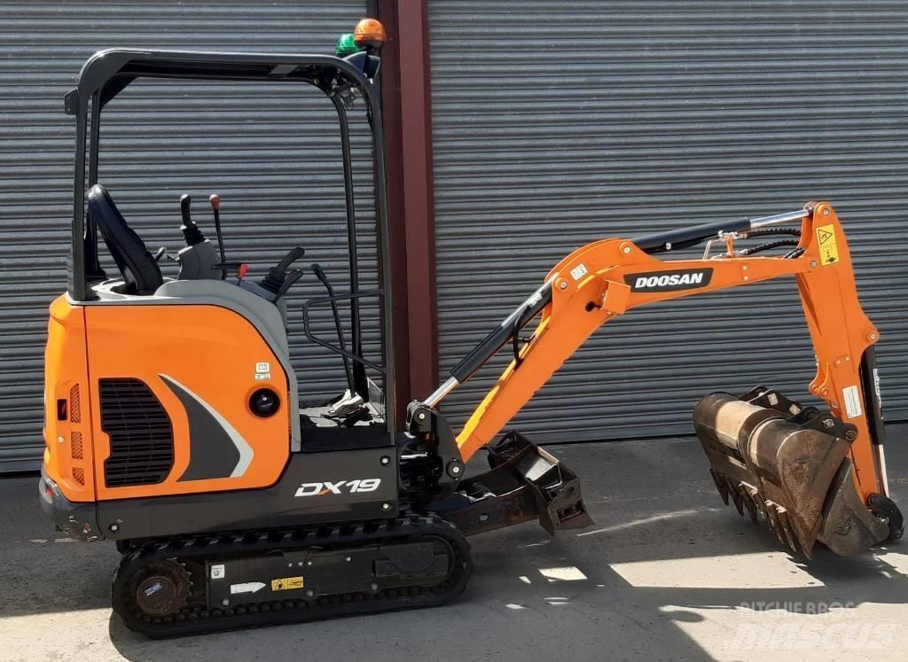 Doosan DX 19 حفارات صغيرة أقل من 7 طن (حفارات صغيرة)