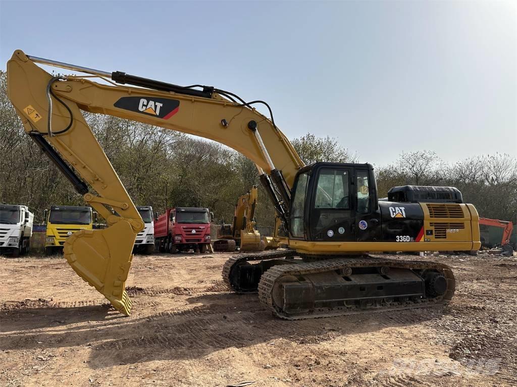 CAT 336D2L حفارات زحافة