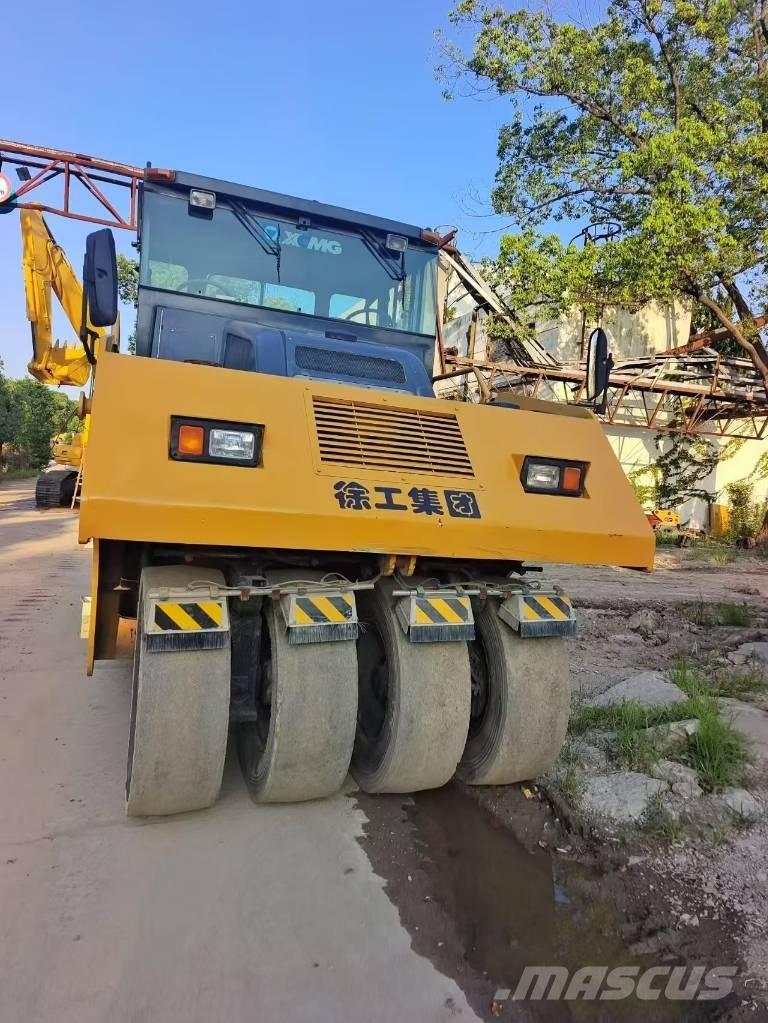XCMG XP 263 مداحل ذات إطارات هوائية