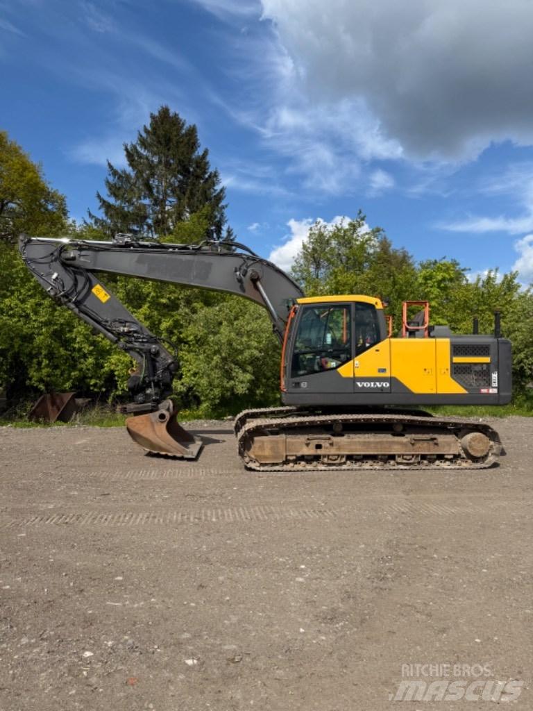 Volvo EC 220 EL حفارات زحافة