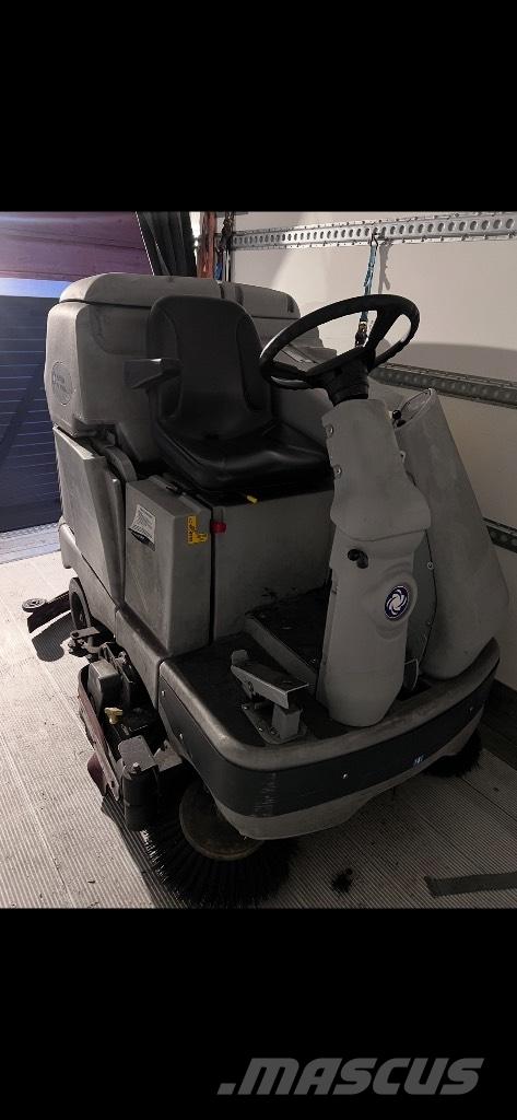 Nilfisk BR 1100S مجففات الغسيل