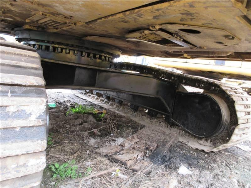 CAT 325 D حفارات زحافة