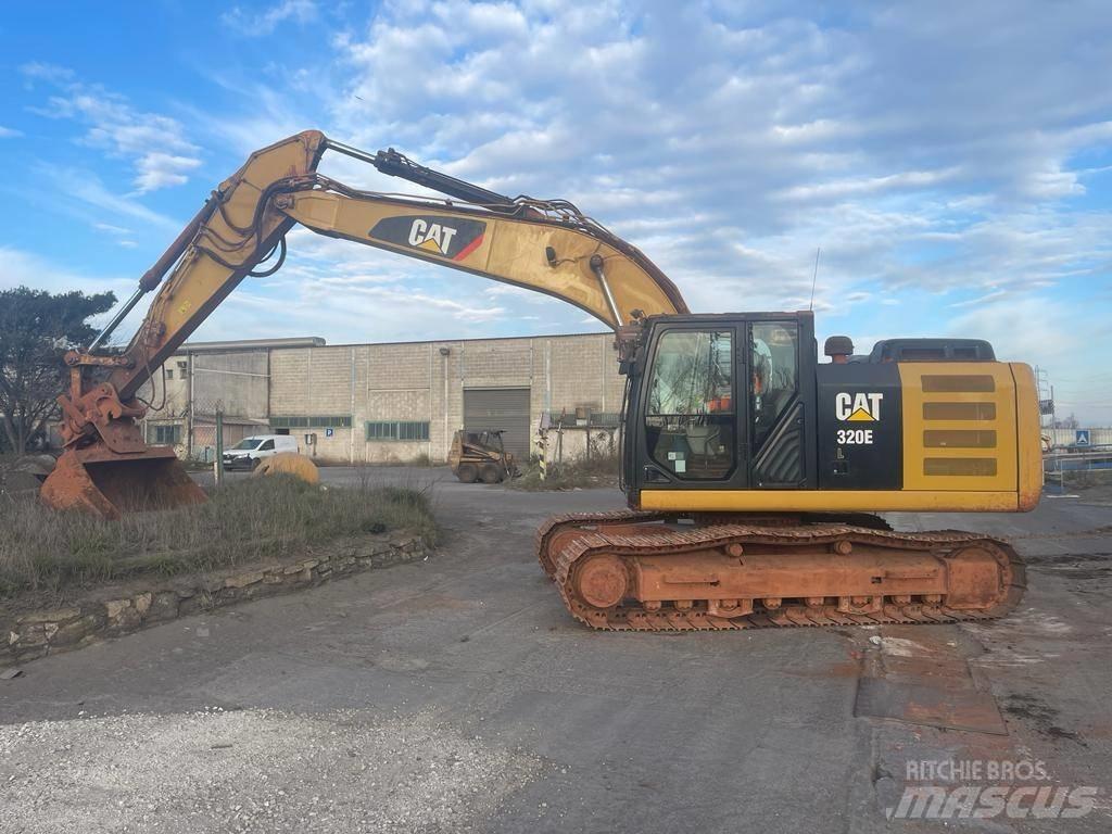 CAT 320 E حفارات زحافة