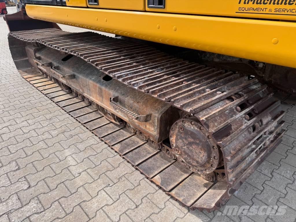 CAT 323 حفارات زحافة