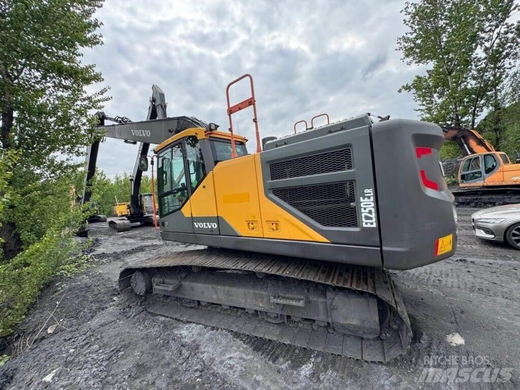 Volvo EC250ELR حفارات زحافة