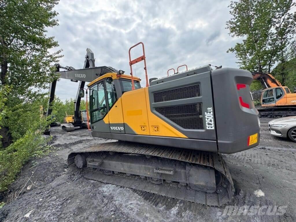 Volvo EC250ELR حفارات زحافة